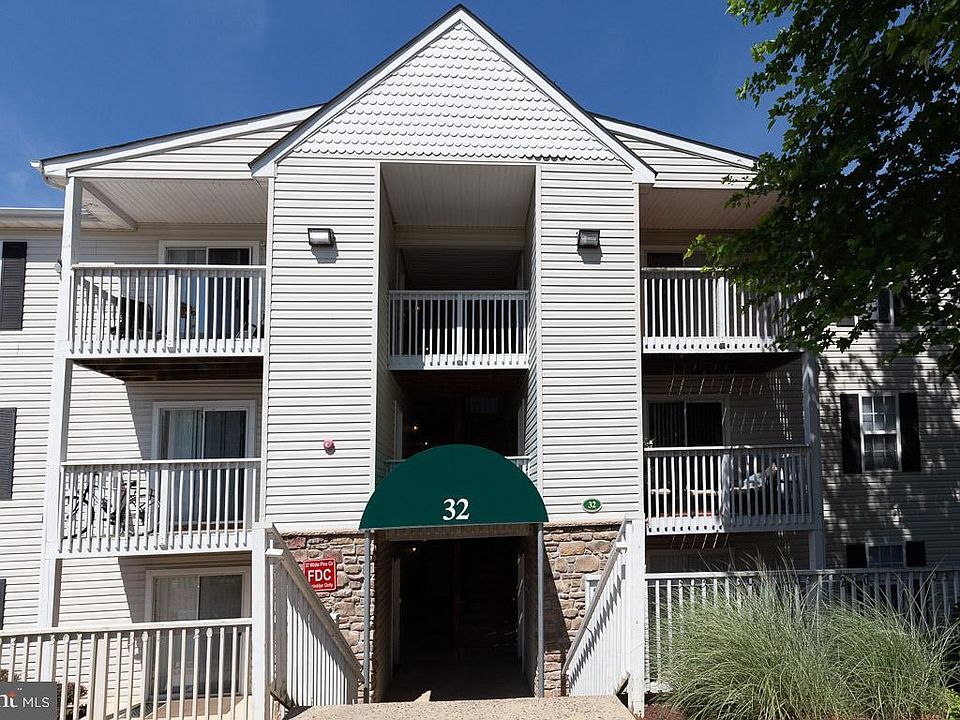 1st image of 32 White Pine Cir APT 101