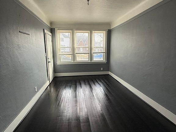 3rd image of 14731 Woodmont Ave #1