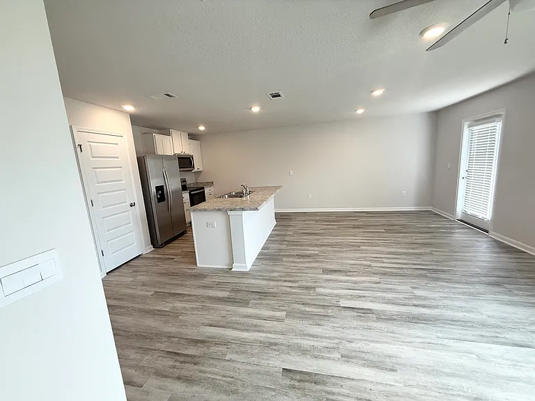 4335 Redbay Ct — Photo 13
