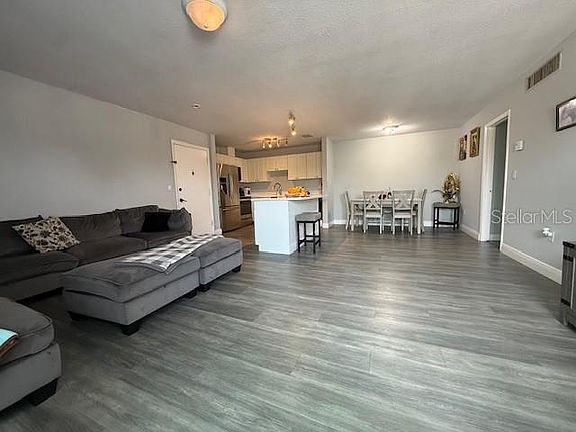 4th image of 444 BANYON TREE CIRCLE #202