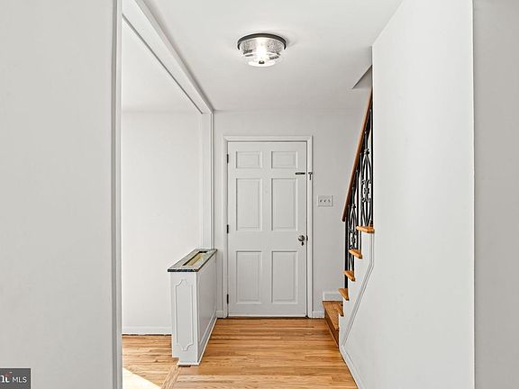 5th image of 1601 Woodcrest Rd