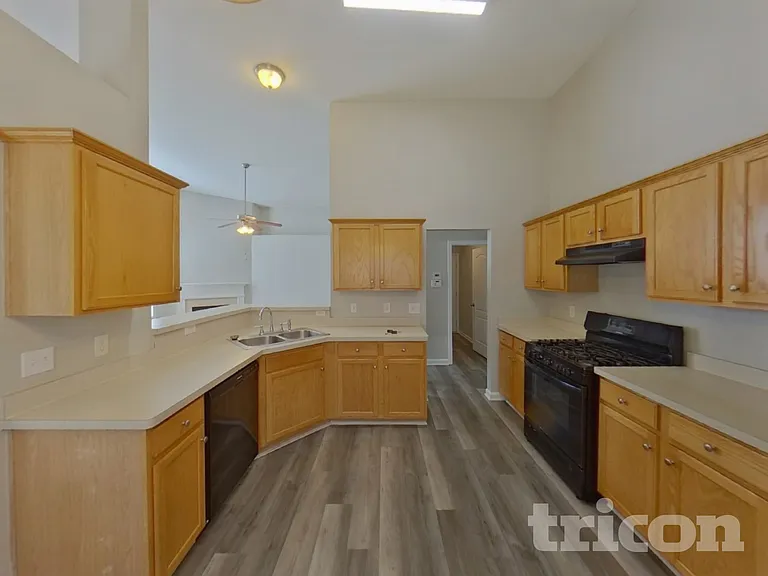 9635 Poole Rd — Photo 7