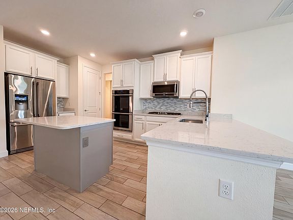 2nd image of 211 CLIFTON BAY