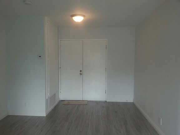 4th image of 1323 N Tam O Shanter Dr