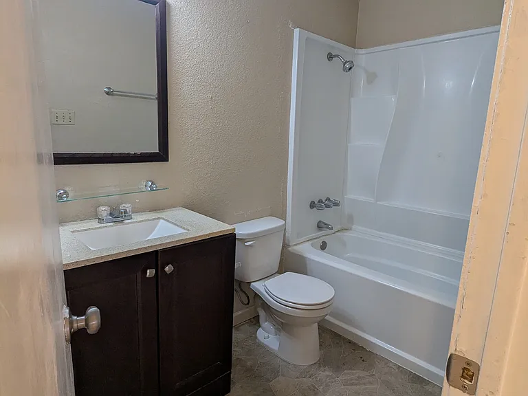 1002 Charisse St #C — Photo 10