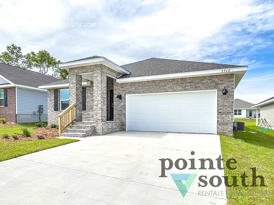 Updated 4 Bedroom in Milton! — Photo 3