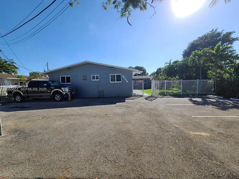1864 NW 28th St #3 — Photo 8