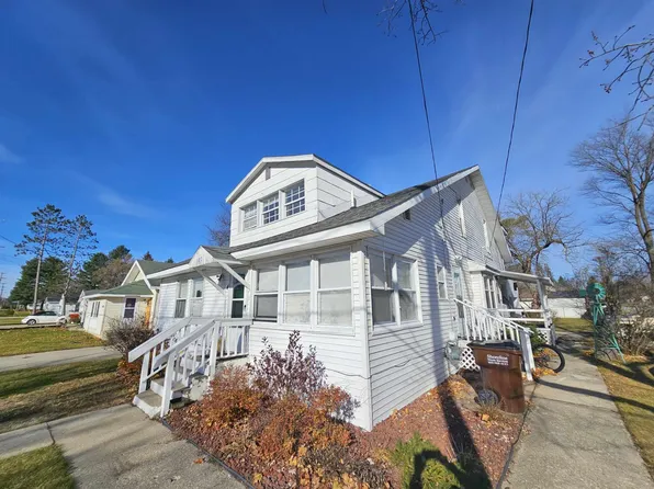 1102 Chestnut St, Cadillac, MI 49601