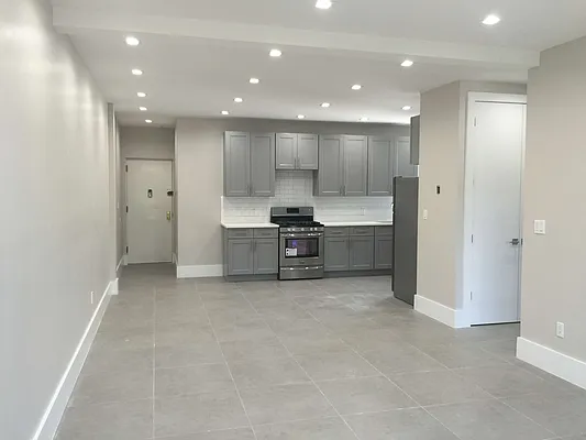 Rented by Mdays Realty | media 47