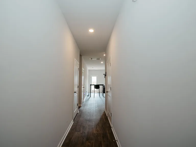 206 Mica Ct — Photo 2