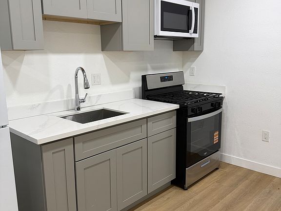 2nd image of 592 Victoria Ct Suite A