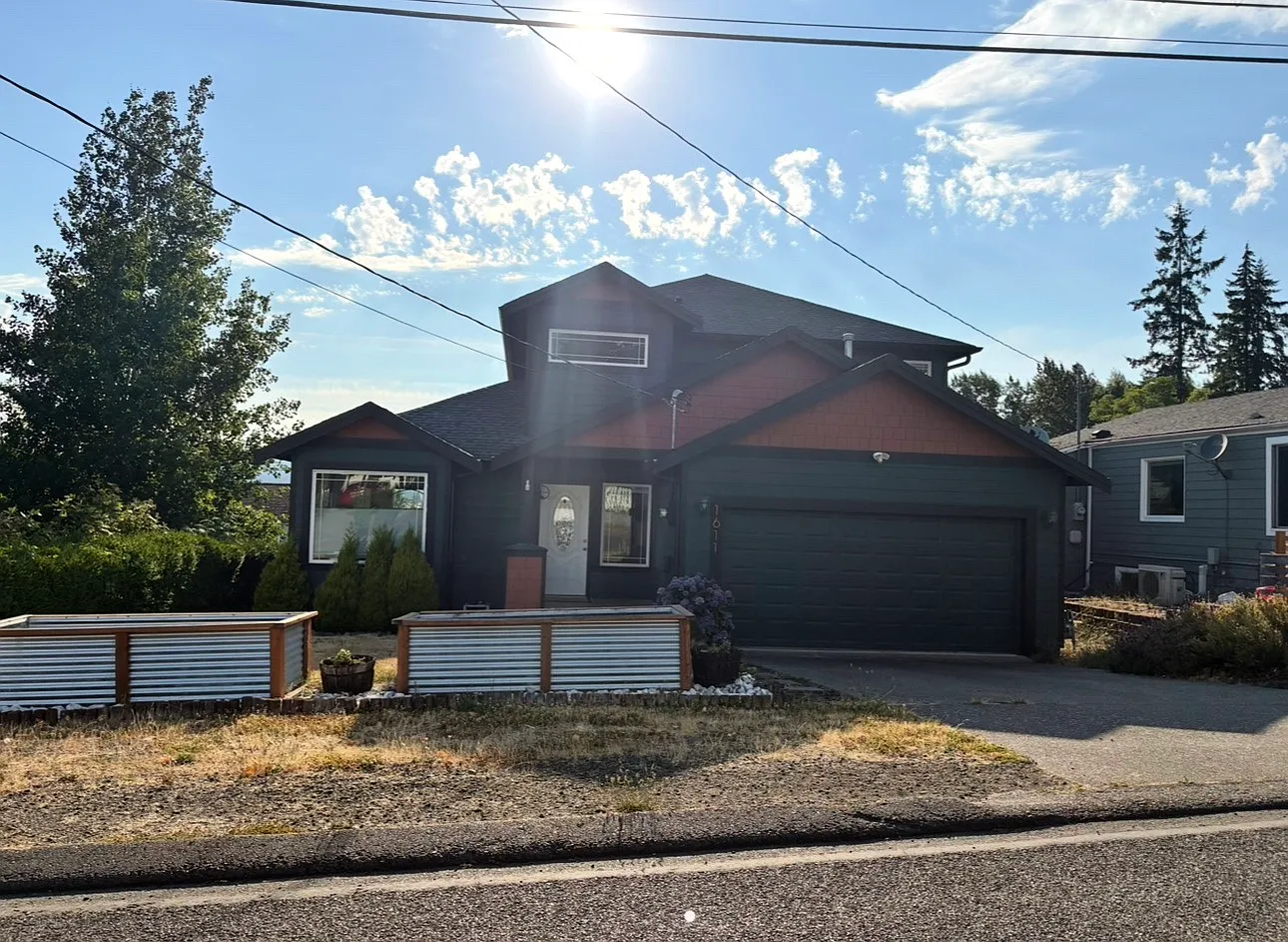 3 bed, 2.5 bath, 1774 sqft, $2,550 — Photo 1