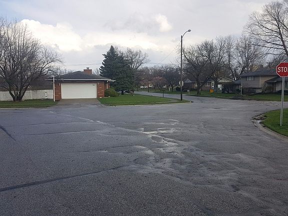 5th image of 310 E 79th Ave