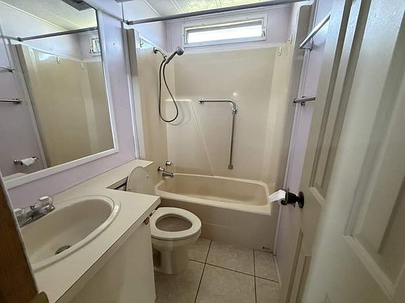 3rd image of 817 S Jean Ave