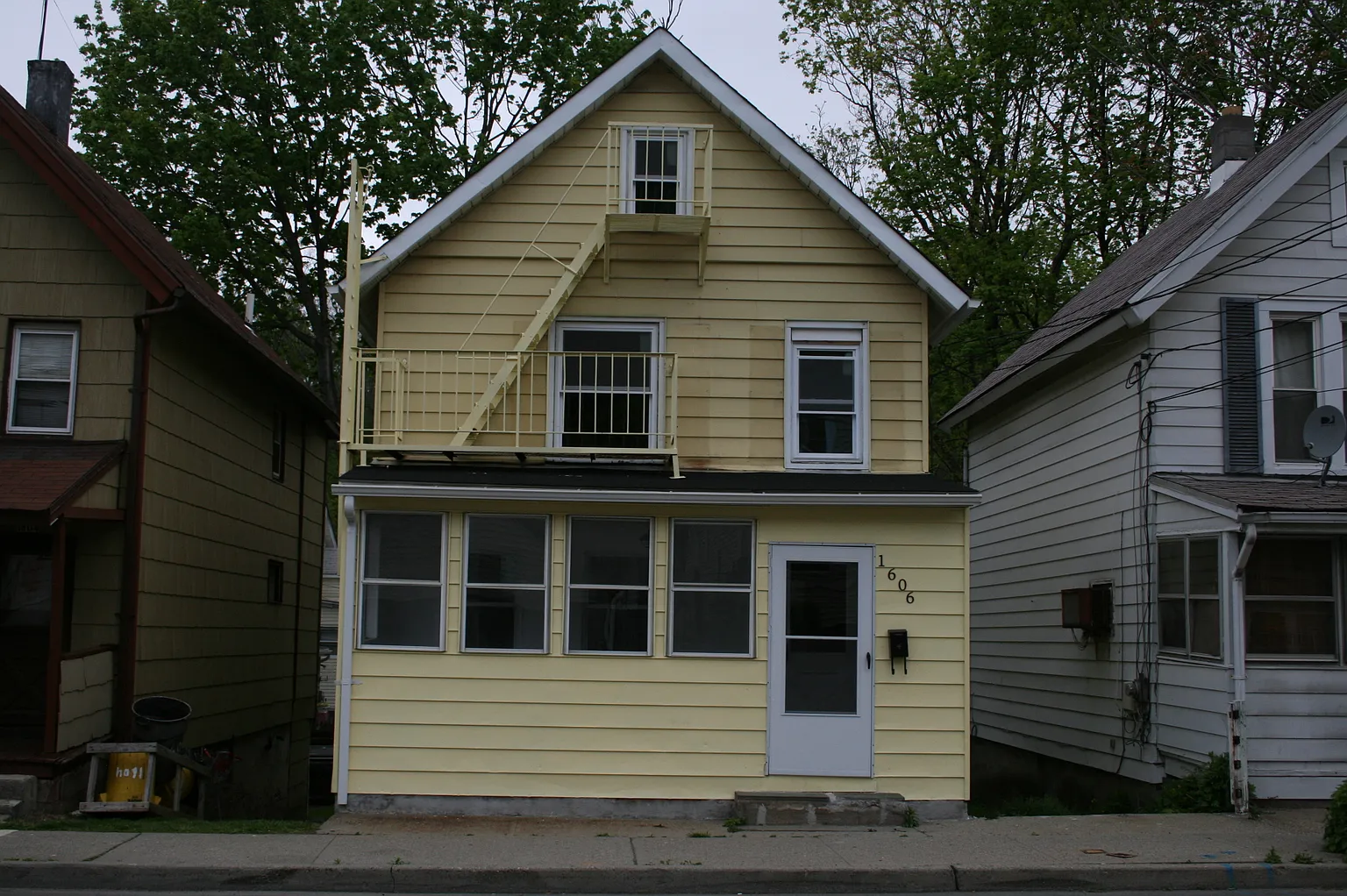 1606 Park St photo 1