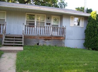 322 E 9th St, Cedar Falls, IA 50613