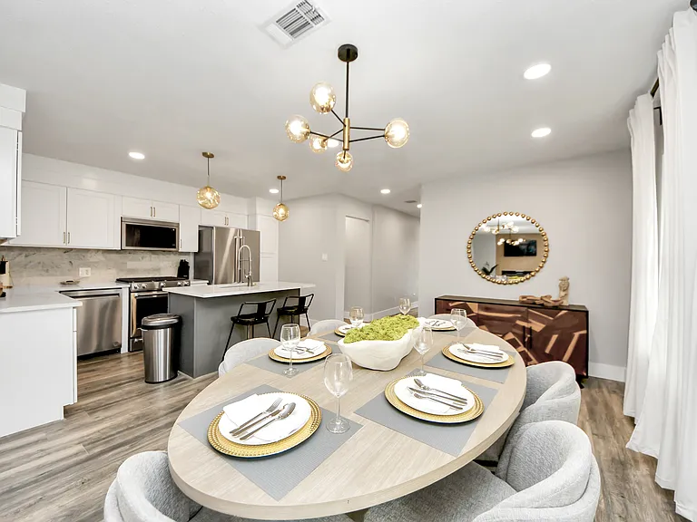 Woodcrest Dr — Photo 28