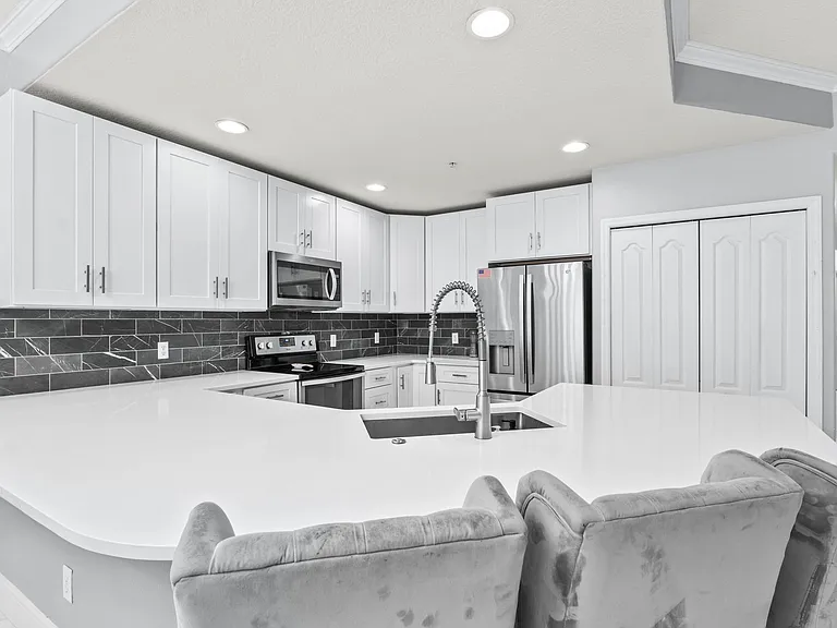 601 N Miramar Ave #107 — Photo 5
