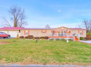 7340 Manns Dr, New River, VA 24129
