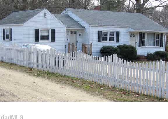 2nd image of 147 Oak Forest Dr