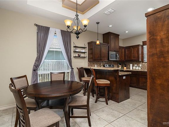 4th image of 3624 N Robin Ave