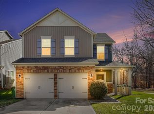 10004 Michael Crossing Dr, Charlotte, NC 28213