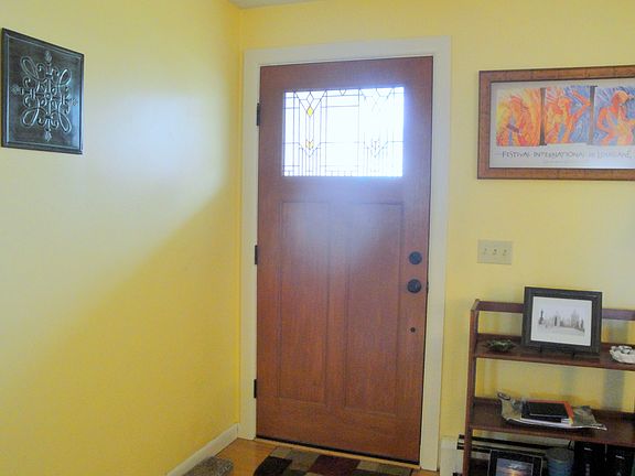 Entry to living room