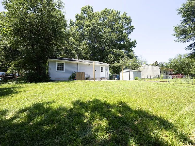 3017 Wedgedale Ave — Photo 5