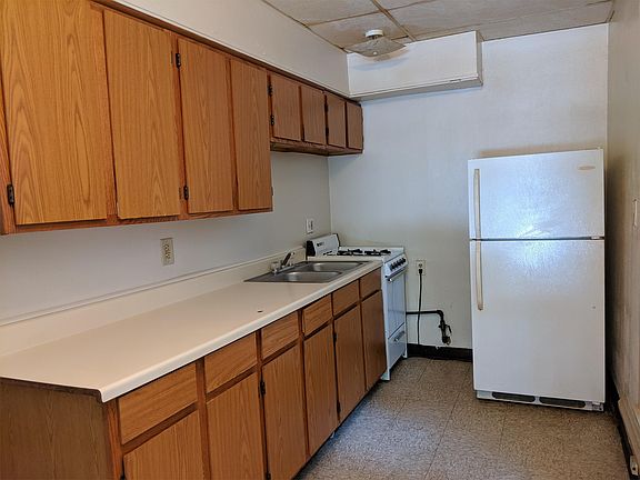 4th image of 842 N Court St #1
