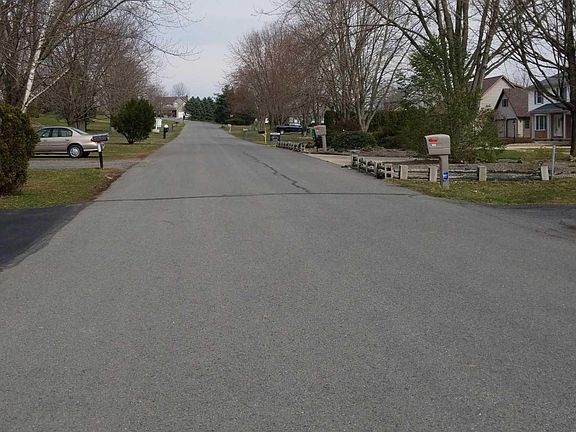 4th image of 108 Berkeley Dr