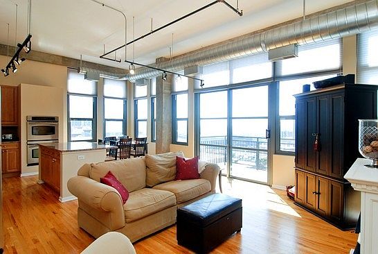 5th image of 900 N Kingsbury St APT 1175