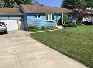 41 Castle Ct, Buffalo, NY 14226