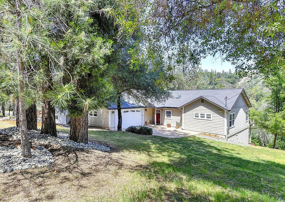 1st image of 16053 Annie Dr