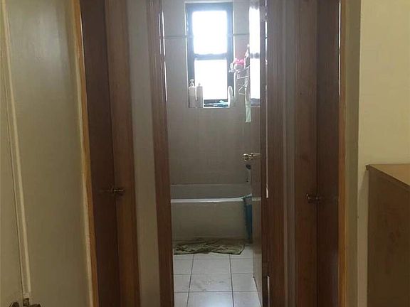 5th image of 140-15 Holly Ave #6E