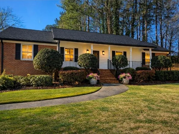 2752 Saddle Ridge Lake Dr, Marietta, GA 30062