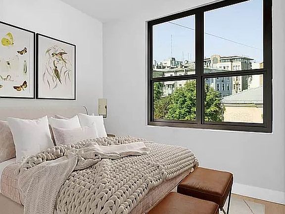 4th image of 434 Vermont St Floor 1