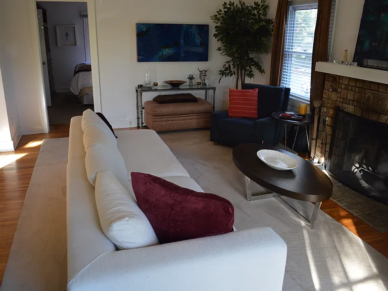 1203 S Rimpau Blvd — Photo 37