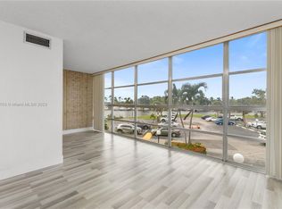 501 Three Islands Blvd APT 201, Hallandale, FL 33009