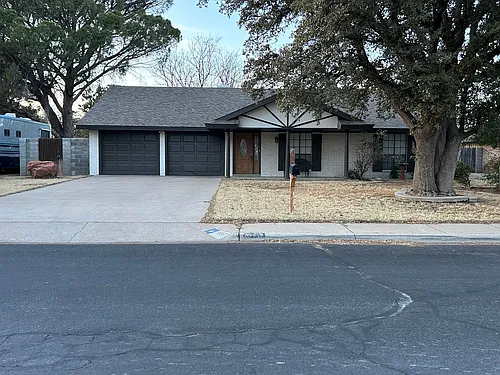 4607 Garden Ln Photo 1
