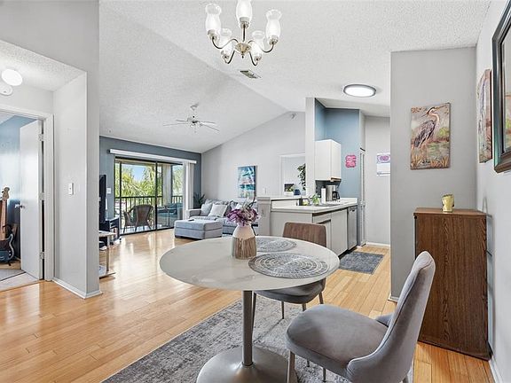 4th image of 2067 Hunters Glen Dr #339
