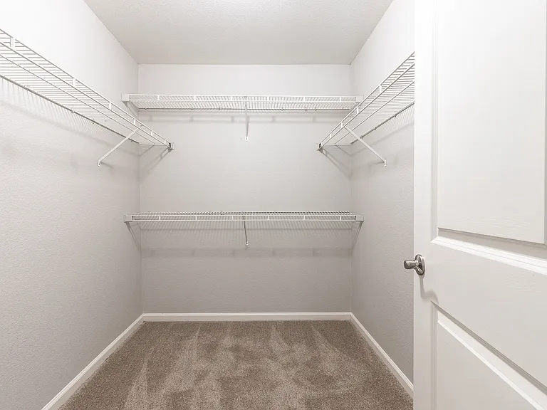 Larkspur Woods Apartment Homes — Photo 16
