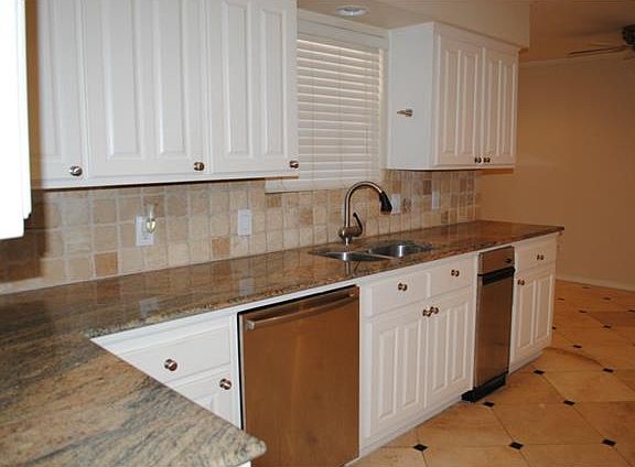 4th image of 523 Valley Trail Dr