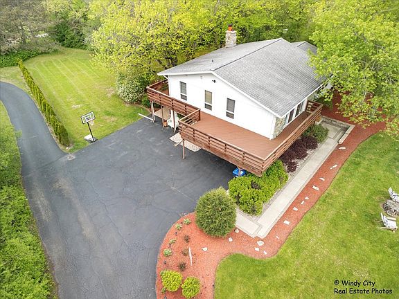 3rd image of 472 Knollwood Dr