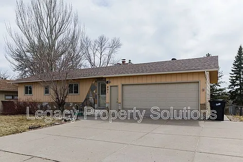 601 W Interstate Ave Photo 1