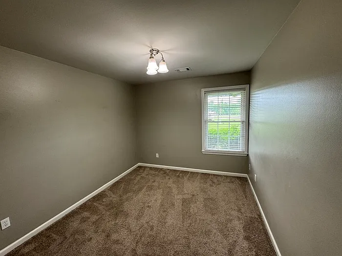 500 Oakdale Rd — Photo 11