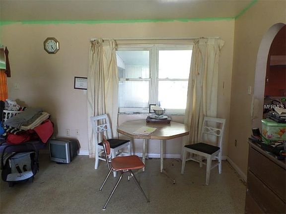4th image of 22379 Catherine Ave
