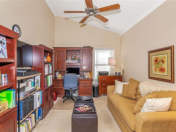 5th image of 570 Piedmont Dr