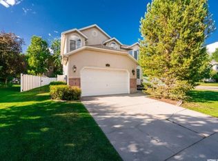 259 E Shadowbrook Ln, Kaysville, UT 84037