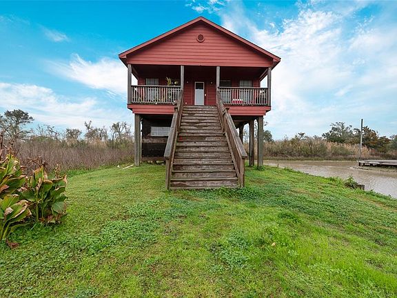 2nd image of 324 Bayside Dr