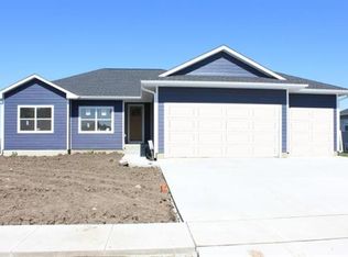 2117 Richard Rd, Cedar Falls, IA 50613